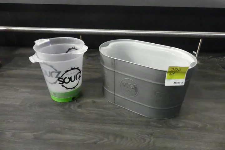 Set Eiskübel (Bacardi, Sourz)